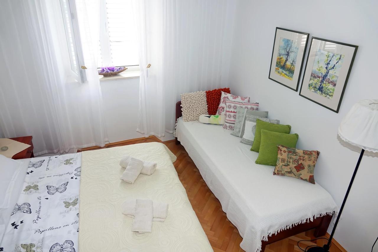 Two-Bedroom Apartment In The Centre Makarska Exterior photo