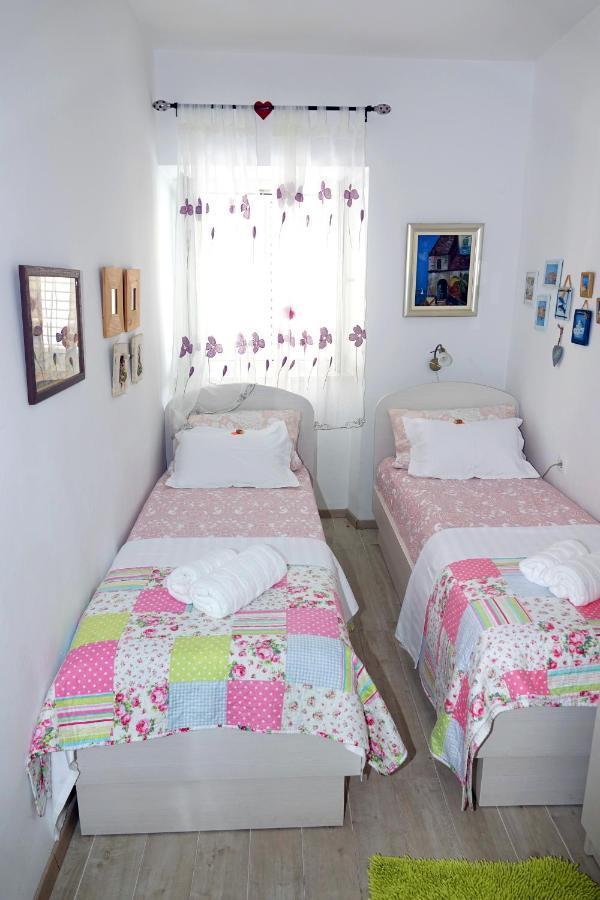 Two-Bedroom Apartment In The Centre Makarska Exterior photo