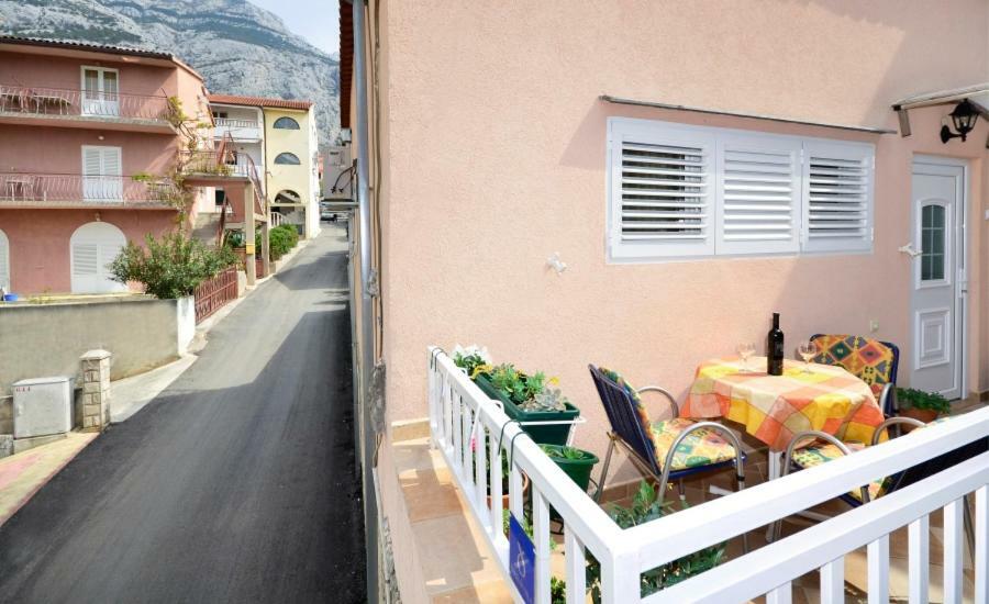 Two-Bedroom Apartment In The Centre Makarska Exterior photo